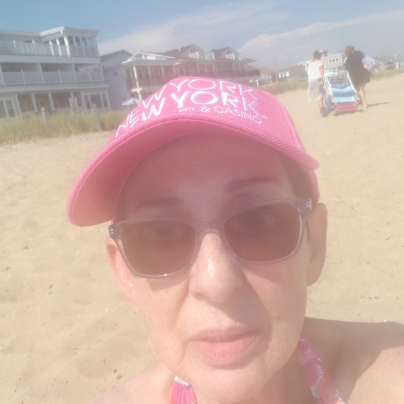 Meet your Posher, Sharon - Picture 3 of 4